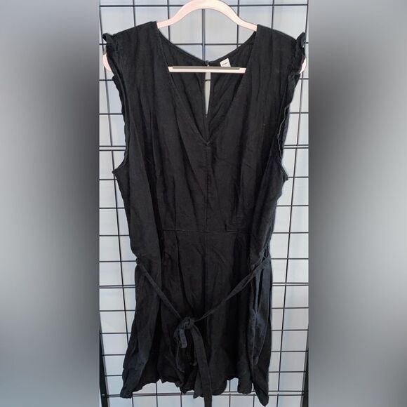 Old Navy plus size black romper with tie waist - Picture 1 of 5